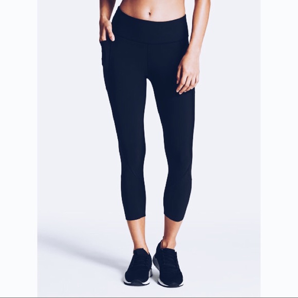 Victoria's Secret Pants - Victoria Secret VSX Knockout Capri with Pocket BLK